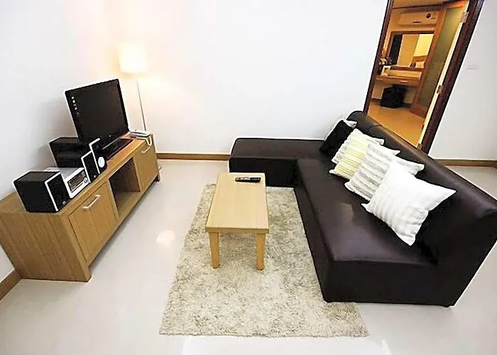 Hotel The Chateau Luxury Serviced 3*