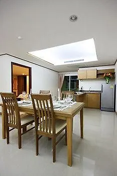 Hotel The Chateau Luxury Serviced 3*