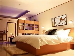 Hotel The Chateau Luxury Serviced