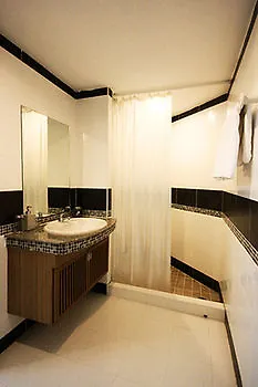 The Chateau Luxury Serviced 3*