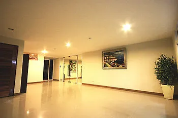 Hotel The Chateau Luxury Serviced 3*